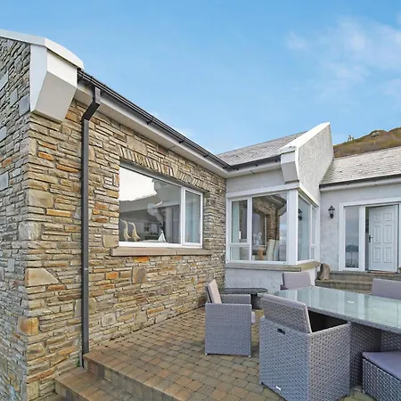 בית נופש Waterstone, Narin