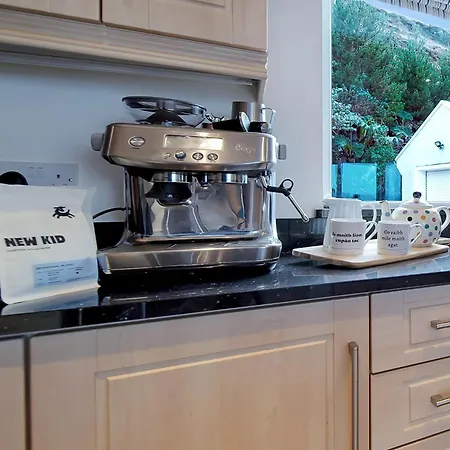 Waterstone, Narin Holiday home